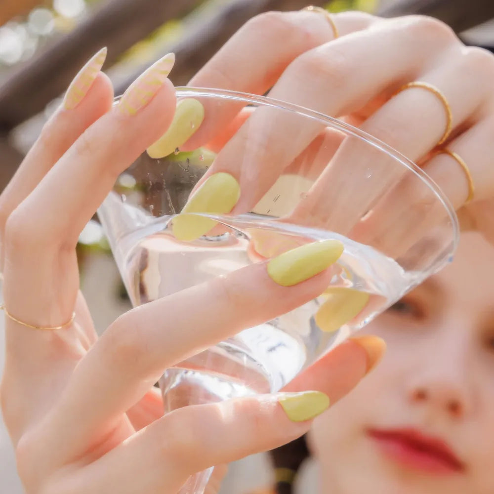 [MUZMAK] Nail Tips in Lime Zebra (Almond)