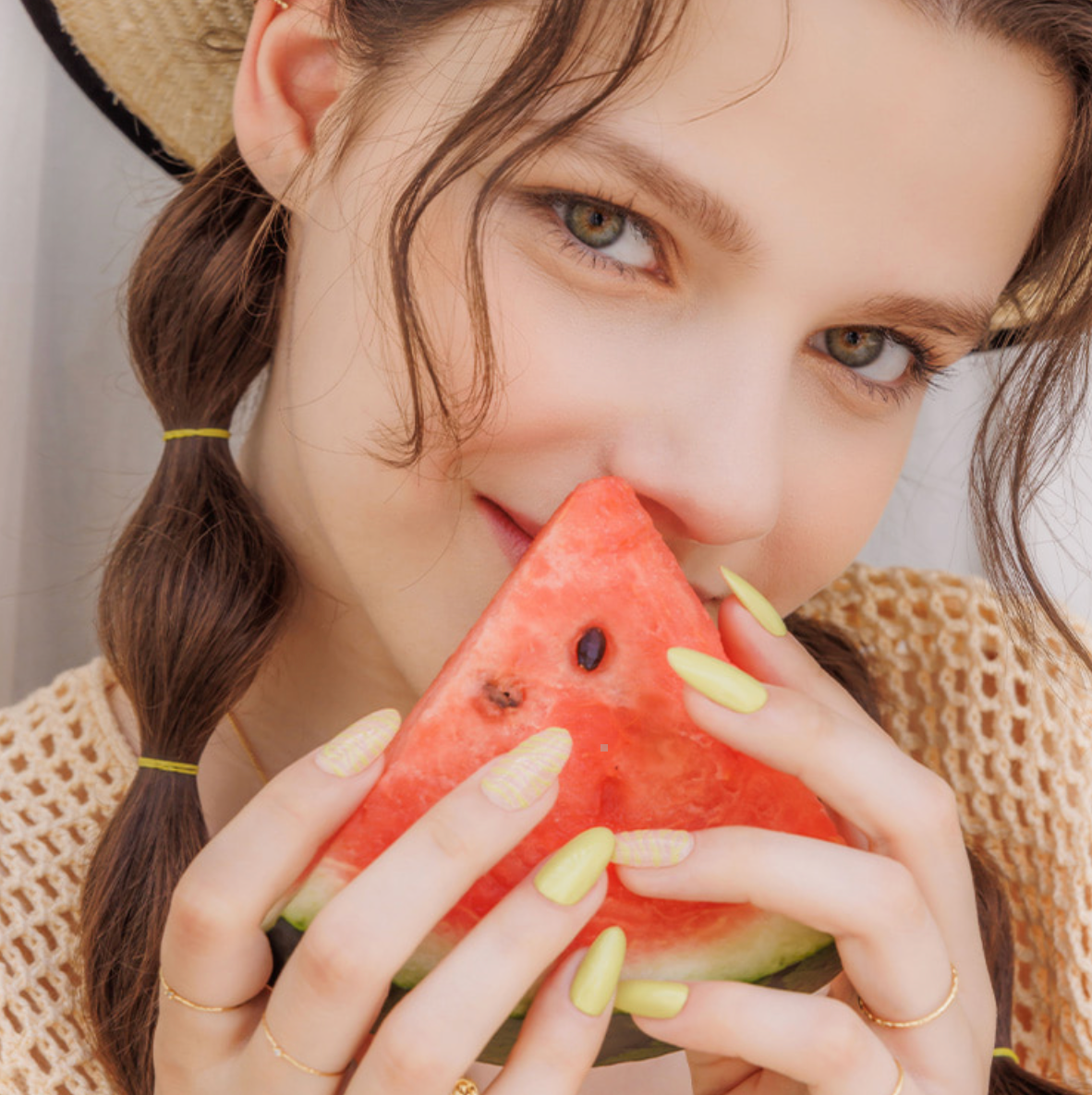 [MUZMAK] Nail Tips in Lime Zebra (Almond)